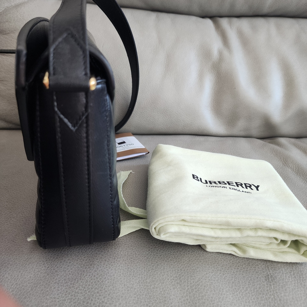 Catherine  Burberry Black Quilted Leather Bag with Gold Details - Picture 4 of 6